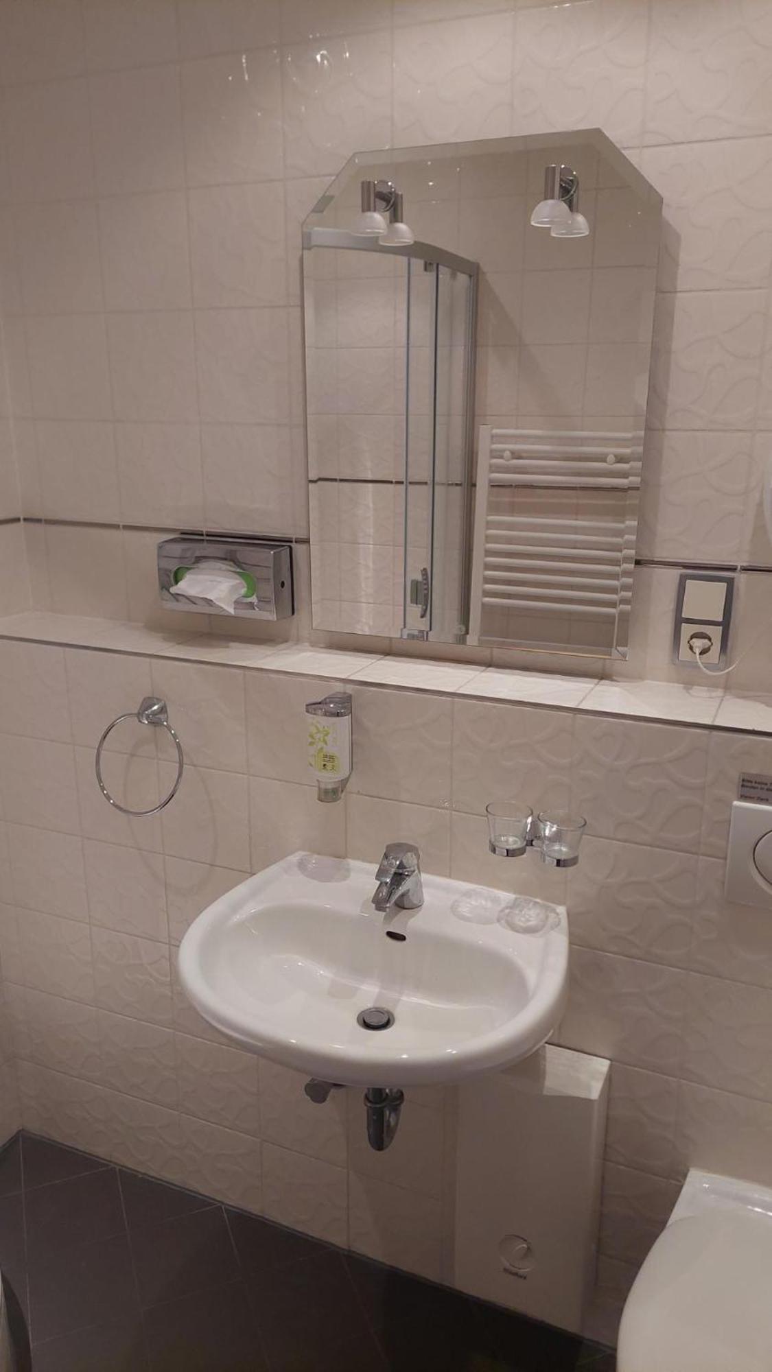 Die Villa, Zimmer 17, Dz Leverkusen Luaran gambar