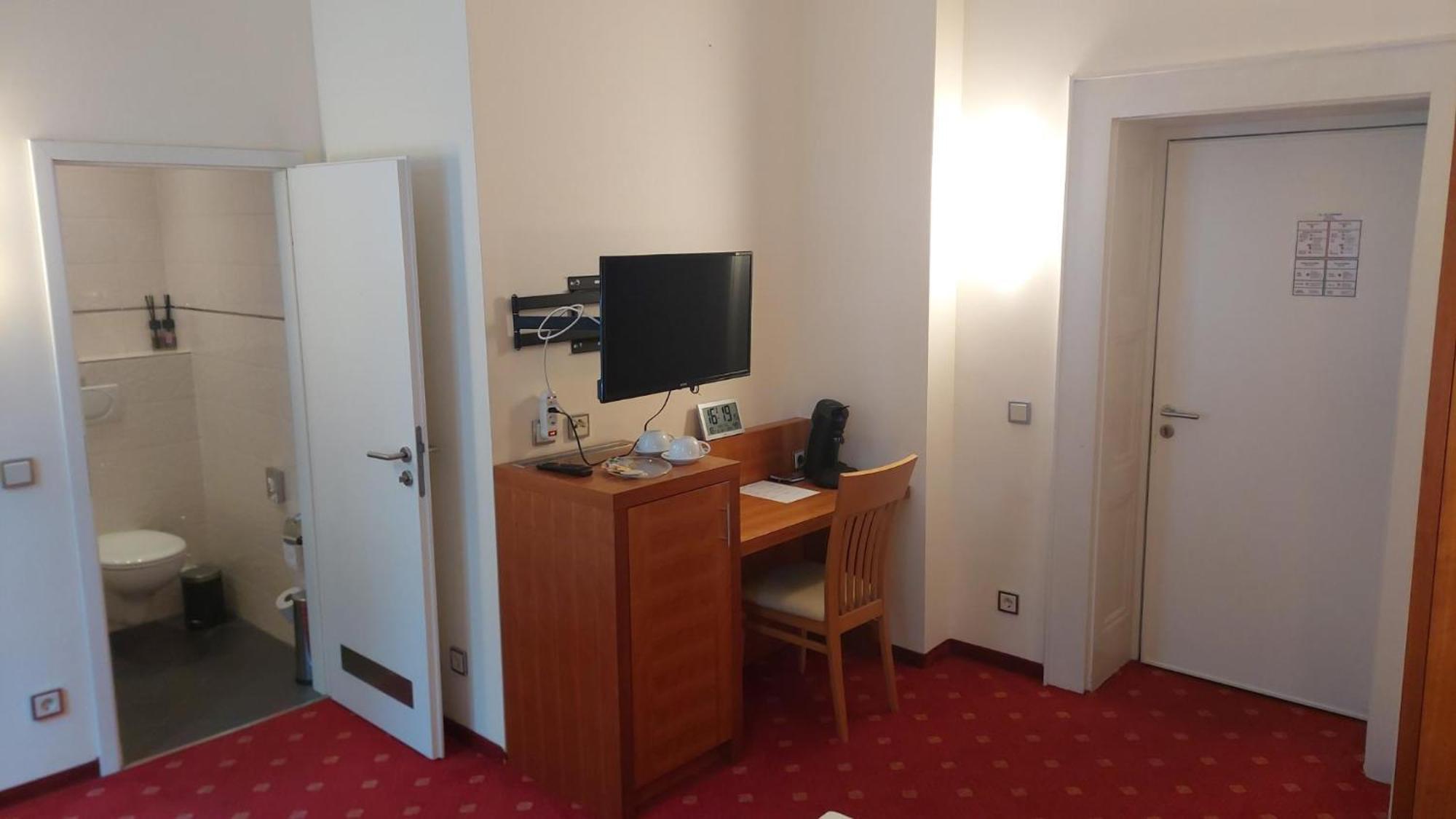 Die Villa, Zimmer 17, Dz Leverkusen Luaran gambar